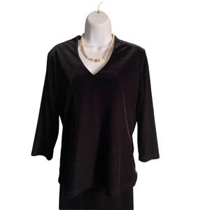 Jondon Velvet Black Blouse. Size Medium.  CL/GR08